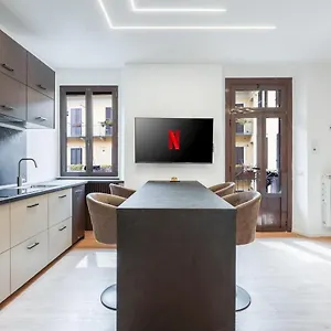 Bilocale Moderno - Center Milan