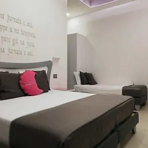 Ξενοδοχείο Nunu, Νάπολη