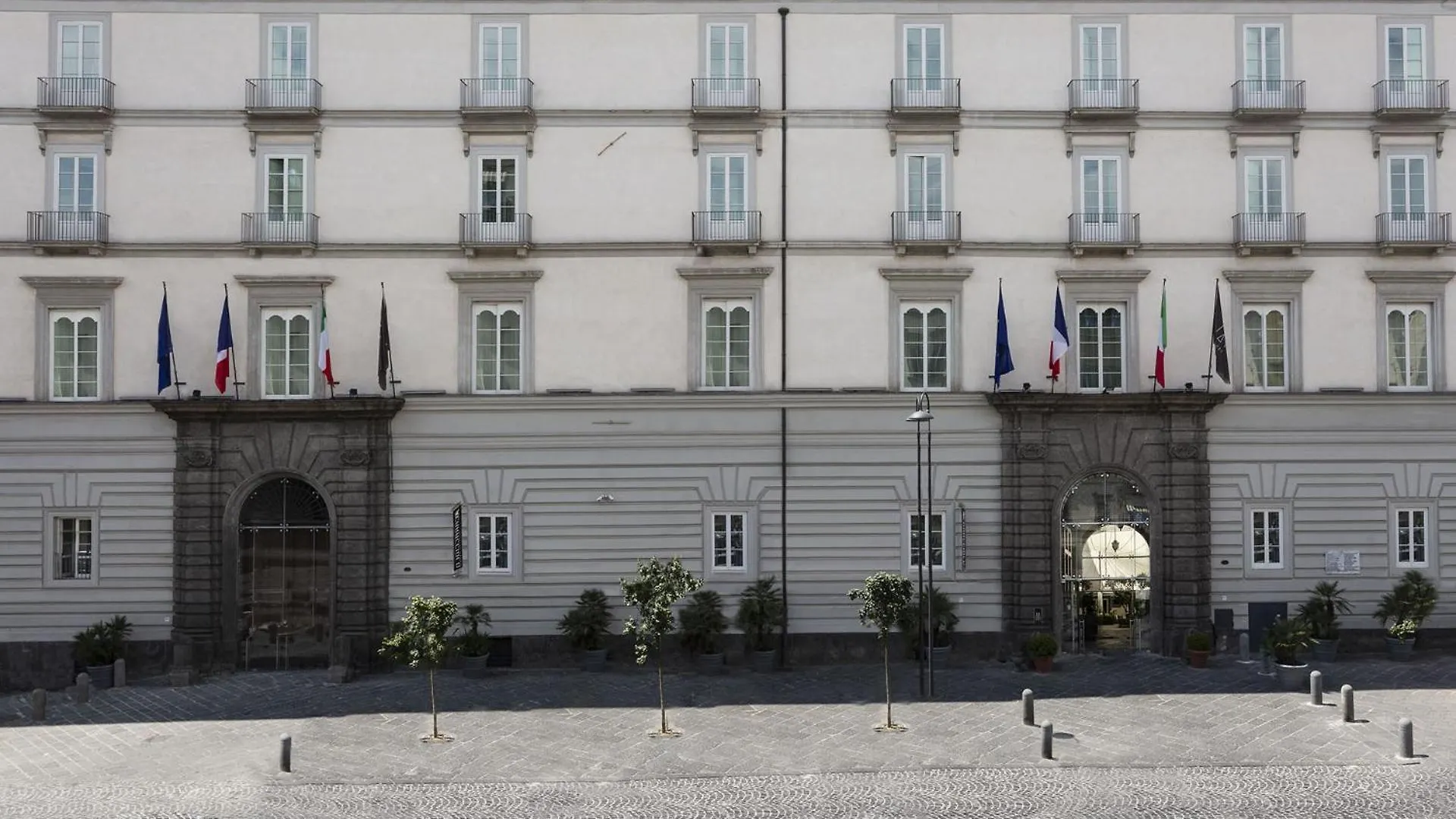 Отель Palazzo Caracciolo Неаполь