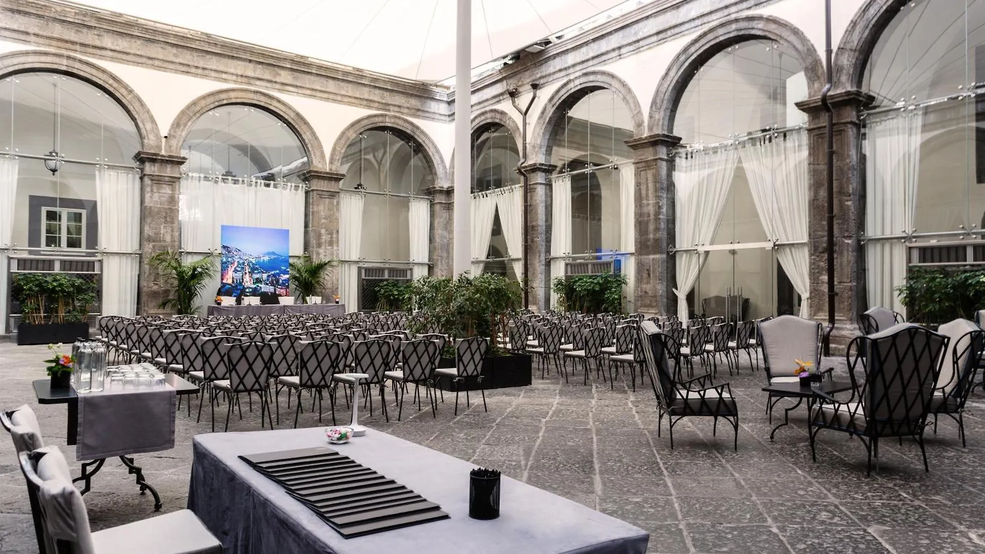 Отель Palazzo Caracciolo Неаполь 4*,