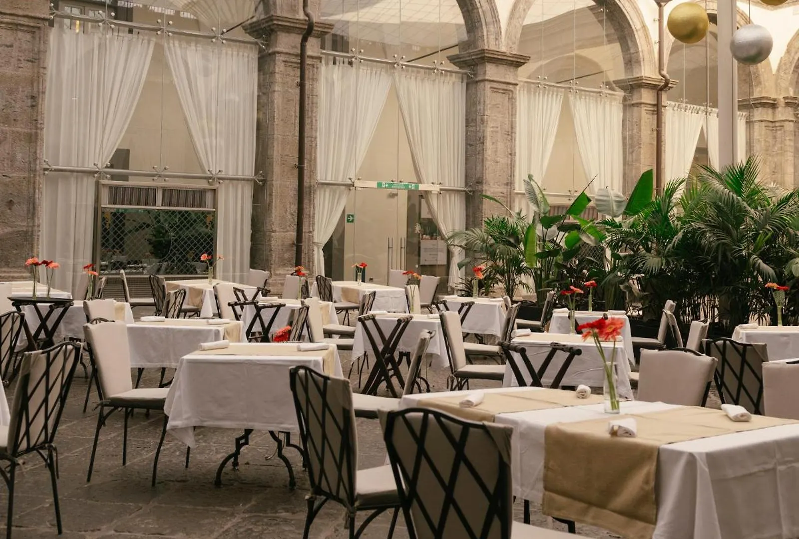 Отель Palazzo Caracciolo Неаполь